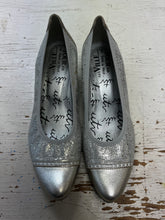 Cargar imagen en el visor de la galería, Un Tour en Ville Metallic Heels (Size 38=7)
