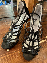 Charger l'image dans la galerie, Browns Shoes Talons scintillants (taille 6)