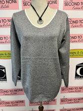 Charger l'image dans la galerie, Grey With White Trim Sweater