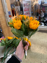 Cargar imagen en el visor de la galería, Ramo de girasol falso