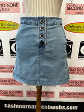 Load image into Gallery viewer, Button Up Denim Skirt (Size 4)
