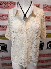 Load image into Gallery viewer, Nine West Lace-Effect Shirt (Size M)