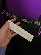 Charger l'image dans la galerie, NWT Annie Alexander Floral Trim Dress (Size 12)