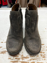 Load image into Gallery viewer, Unstructured by Clarks Leather Heeled Boots (Size 7)