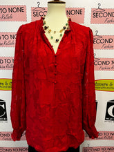 Cargar imagen en el visor de la galería, NWT Red Button Blouse (Size 1X)
