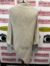 Cargar imagen en el visor de la galería, 100% Cashmere Ponchos (One Size)(10 Colour Options)