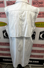 Cargar imagen en el visor de la galería, Sleeveless Dress Shirt (Size XL)