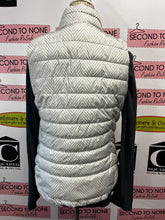 Cargar imagen en el visor de la galería, GAP Puffer Vest (Size M)