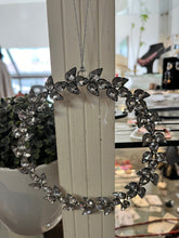 Charger l'image dans la galerie, Grande décoration de couronne de strass