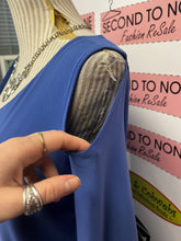 Load image into Gallery viewer, Sympli Cold Shoulder Tunic (Size 18)