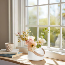 Charger l'image dans la galerie, Lido Matte Taper Vase (2 Colours)