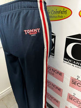 Cargar imagen en el visor de la galería, Tommy Hilfiger Cropped Track Pants (Size M)