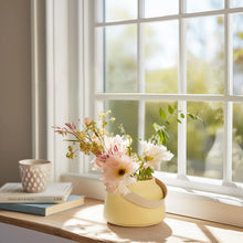 Charger l'image dans la galerie, Lido Matte Taper Vase (2 Colours)