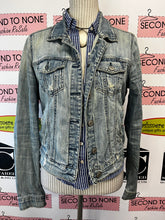 Cargar imagen en el visor de la galería, Distressed Denim Jacket (Size M)