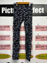 Load image into Gallery viewer, Lululemon Wunder Under Leggings (Size 4)