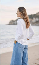 Cargar imagen en el visor de la galería, 3/4 Sleeve Top with Ruched Cuff Details (2 Colors)
