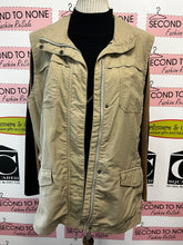 Cargar imagen en el visor de la galería, Eddie Bauer Nylon Vest (Size 2XL)