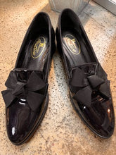 Load image into Gallery viewer, Browns Couture Black Bow Loafers (Size 8 1/2)