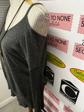Load image into Gallery viewer, Cable & Gauge 1 Cold Shoulder Top (Size M)