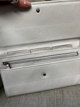 Charger l'image dans la galerie, Danier Leather Travel Organizer