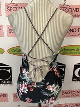 Cargar imagen en el visor de la galería, Eidon Hibiscus One Piece Swimsuit (Size L)