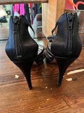 Charger l'image dans la galerie, Browns Shoes Talons scintillants (taille 6)