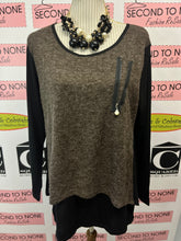 Charger l'image dans la galerie, Brown & Black Fooler Top (Size XL)