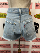 Charger l'image dans la galerie, Levi's 501 Denim Shorts (Size 29W)