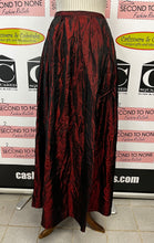 Load image into Gallery viewer, Vintage Versailles Crinkle Skirt (Size 6)