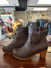 Load image into Gallery viewer, American Eagle Grey Studded Booties (Size 8)