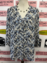 Charger l'image dans la galerie, NWT Jones New York Printed Top (Size M)