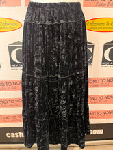 Charger l'image dans la galerie, Crushed Velvet Skirt (Size M/L)