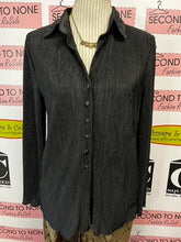 Charger l'image dans la galerie, Silky Ribbed Button Up Blouse (Size M)