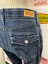 Load image into Gallery viewer, Levi's Jeans (Size S/M)