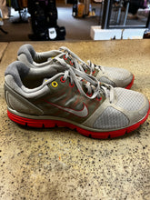 Cargar imagen en el visor de la galería, Nike Livestrong Running Shoes (Size 10)