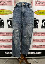 Load image into Gallery viewer, Guess Ripped Jeans (Size 31)