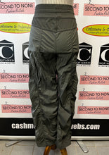 Charger l'image dans la galerie, Lululemon Ruched Studio Pants (Size 12)