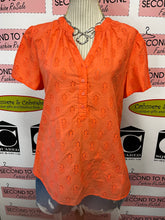 Cargar imagen en el visor de la galería, Orange 100% Cotton Eyelet Top (Size M)