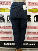 Cargar imagen en el visor de la galería, GUESS L.A Dark Wash Skinny Jeans (Size 27)