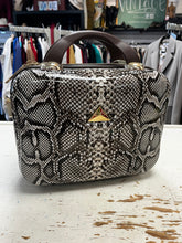 Charger l'image dans la galerie, Triforce Snake Skin Hard Travel Case