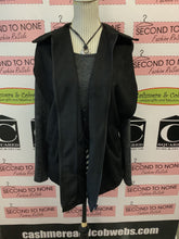 Charger l'image dans la galerie, NWT Ultra Suede Poncho (Size Medium)