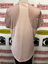 Charger l'image dans la galerie, Under Armour Pink T-Shirt (Size L)