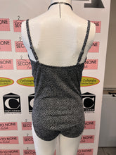 Cargar imagen en el visor de la galería, Speedo 1-Piece Black/White Swimsuit (Size 12)