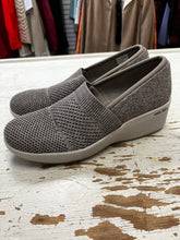 Load image into Gallery viewer, Skechers Pier Lite Wedge Shoes (Size 10)