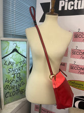 Charger l'image dans la galerie, Two-Tone Fossil Leather Crossbody