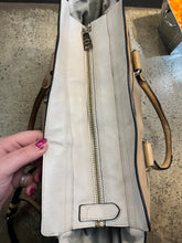 Cargar imagen en el visor de la galería, Coach Swagger Carry All Handbag