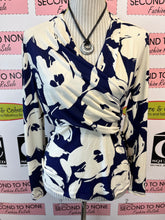 Load image into Gallery viewer, DKNY Floral Top (Size S)