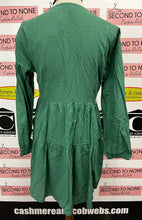 Charger l'image dans la galerie, NWT Green Tiered Dress (Size M)