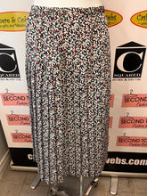 Load image into Gallery viewer, Vintage D'Allaird's 2-Piece Skirt Set (Size 12)