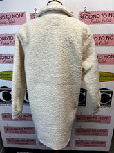 Charger l'image dans la galerie, Teddy Bear Shacket (Only 2 Black Left!)